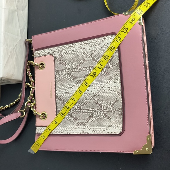 BCBGENERATION Morgan Tote Handbag Flat Snake Casual - Picture 13 of 16